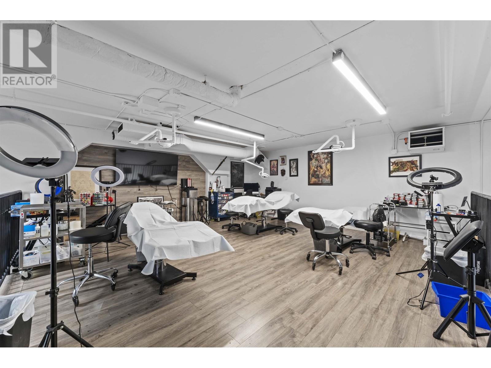 Listing Picture 6 of 8 : 110 13880 WIRELESS WAY, Richmond / 烈治文 - 魯藝地產 Yvonne Lu Group - MLS Medallion Club Member