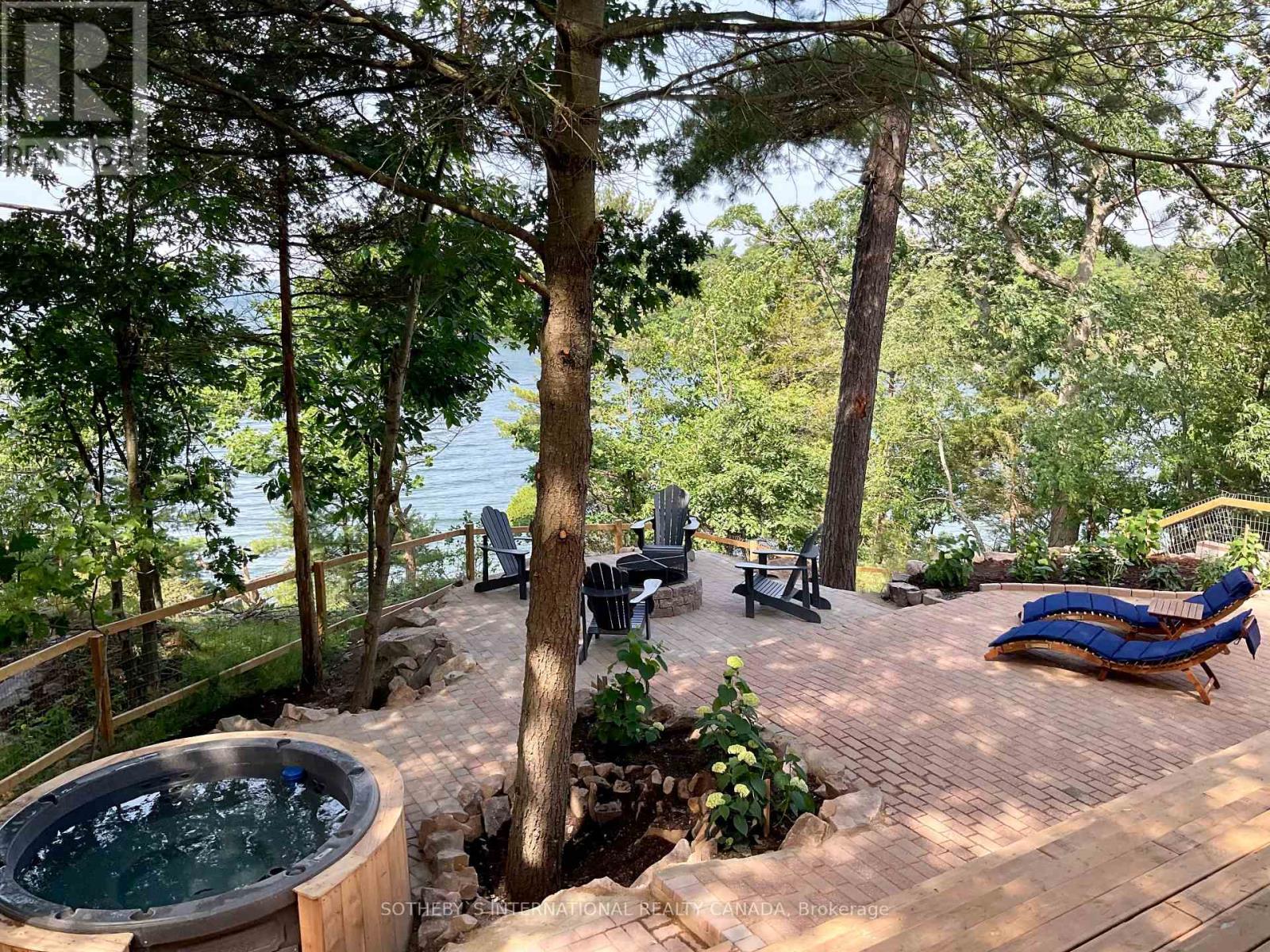 345 THOUSAND ISLANDS PARKWAY, front of leeds & seeleys bay, Ontario