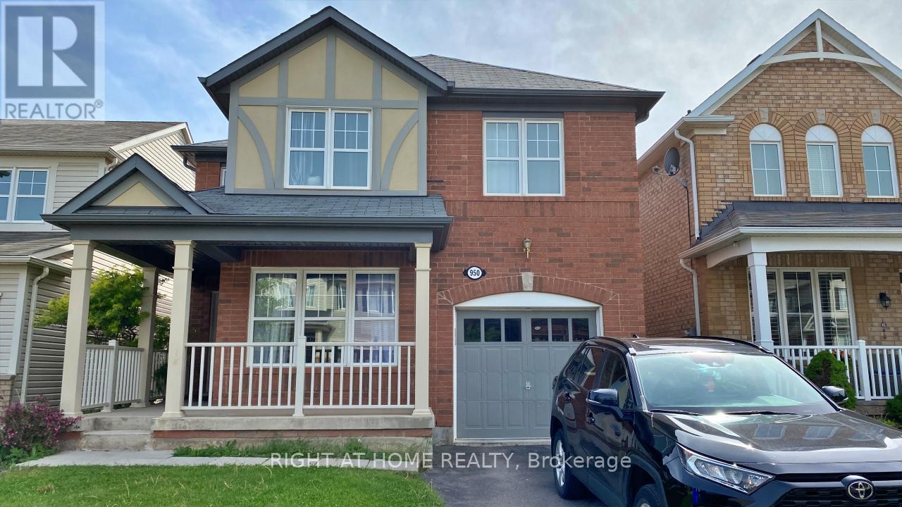 <h3>$3,400<small> Monthly</small></h3><p>950 Whewell Trail, Milton, Ontario</p>