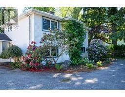 1119 Chaster Road, Gibsons, Ca