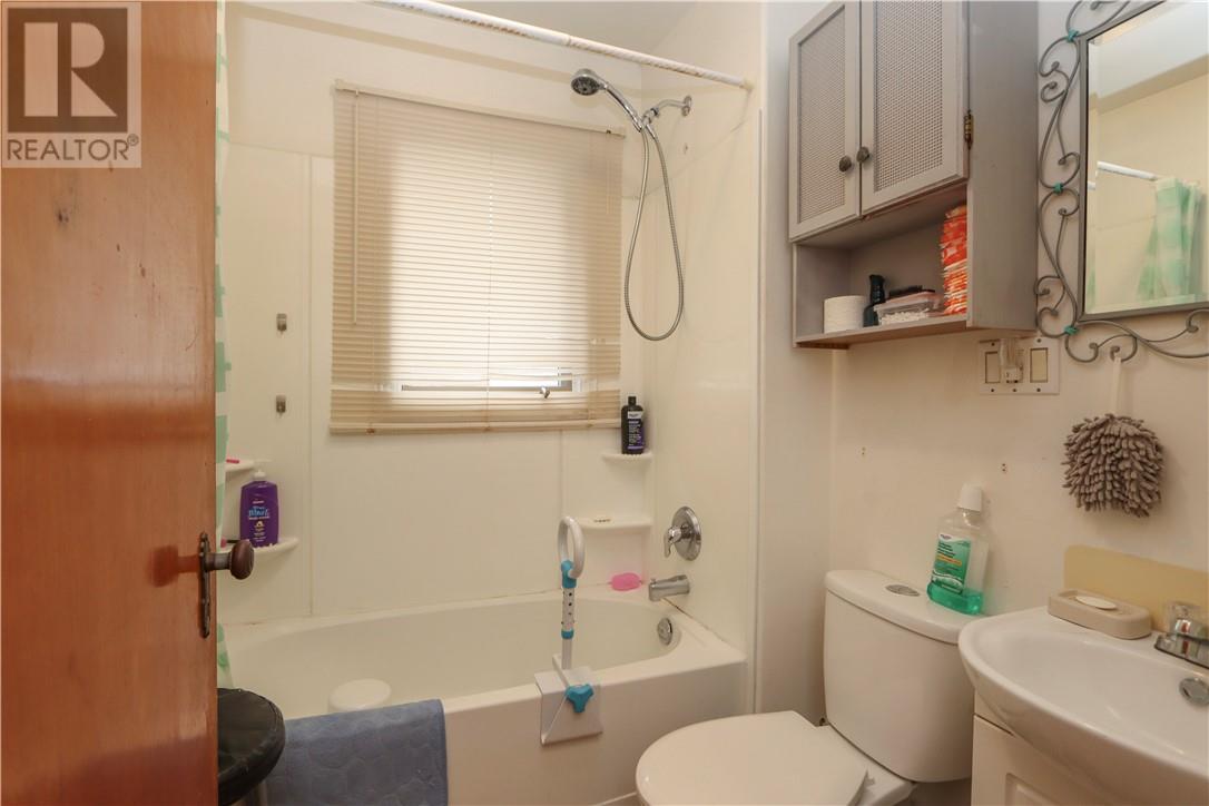 Property at 110 King image 4