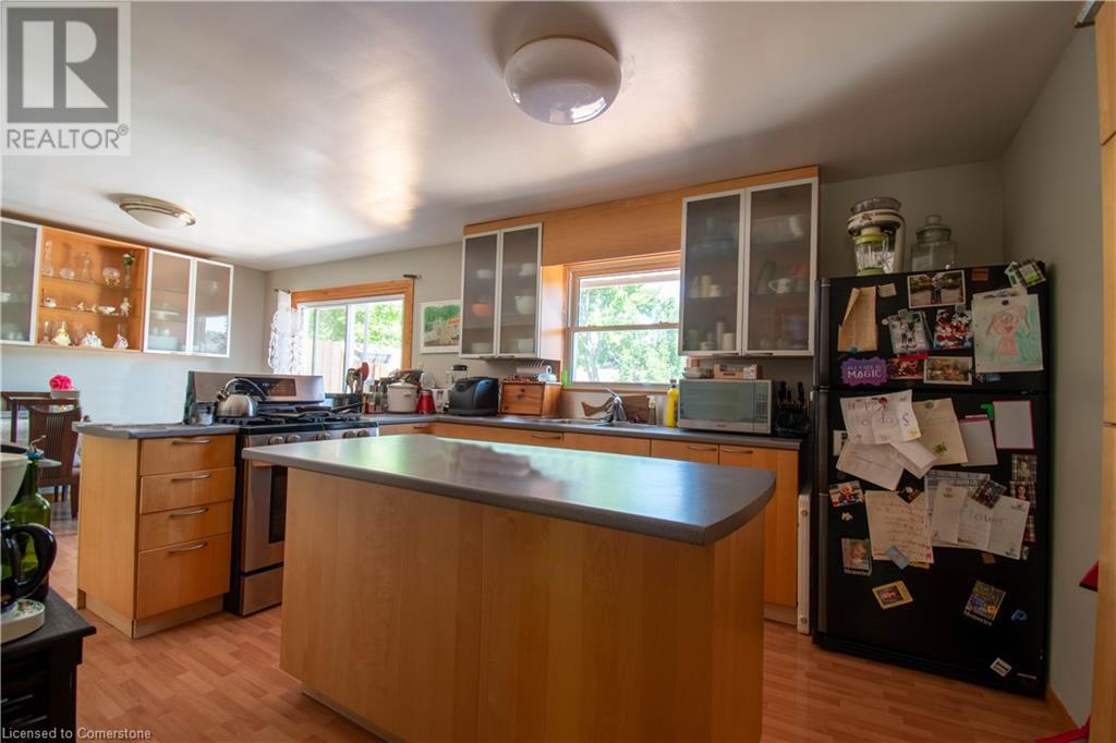 3 Andover Avenue, Tillsonburg, Ontario N4G 4J4 - Photo 3 - 40593933