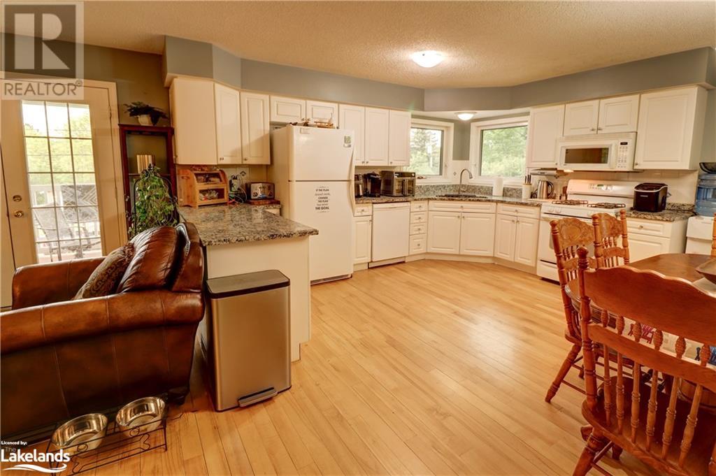 186 Lakewood Park Road, Huntsville, Ontario  P1H 1Y7 - Photo 13 - 40596233