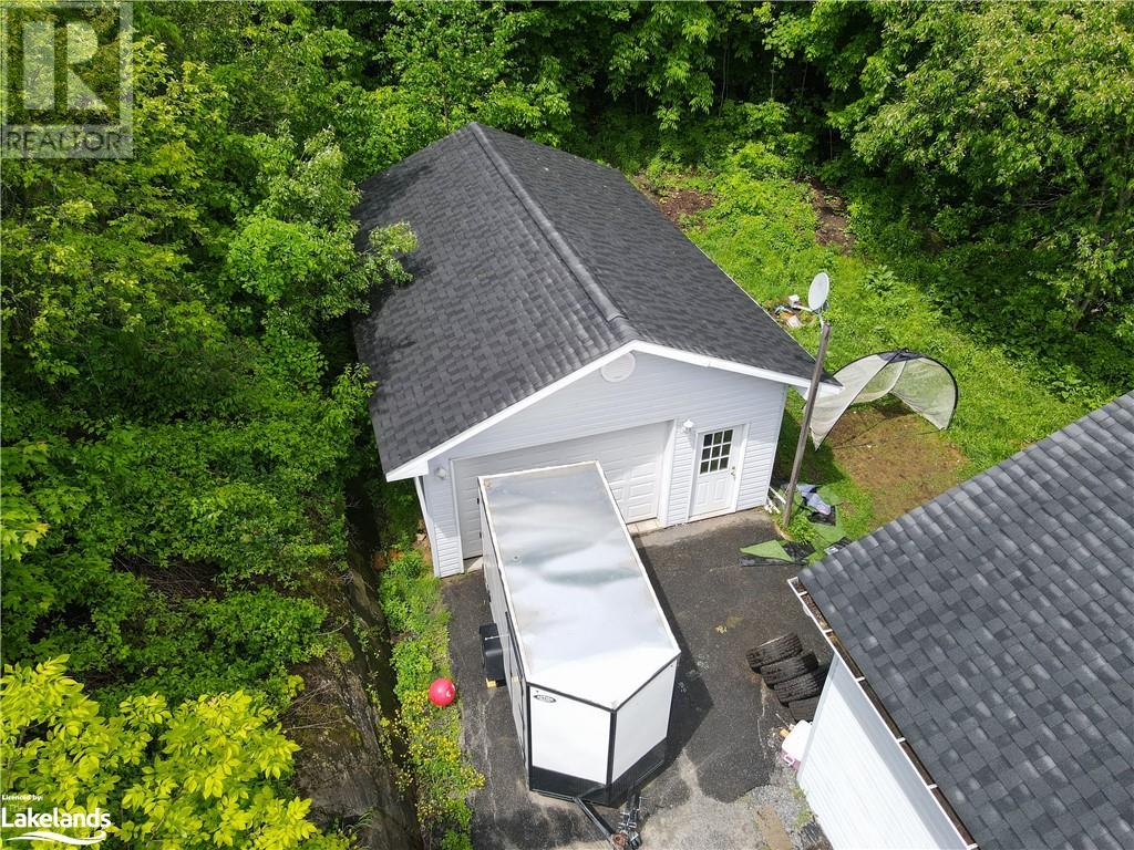 186 Lakewood Park Road, Huntsville, Ontario  P1H 1Y7 - Photo 2 - 40596233