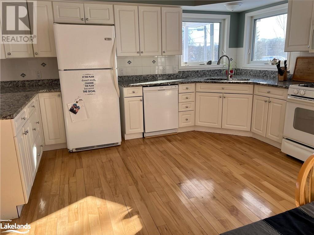 186 Lakewood Park Road, Huntsville, Ontario  P1H 1Y7 - Photo 7 - 40596233