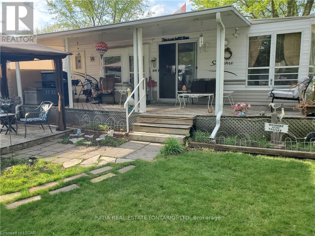 J08 - 9338 West Ipperwash Road, Lambton Shores, Ontario  N0N 1J2 - Photo 1 - X8382386