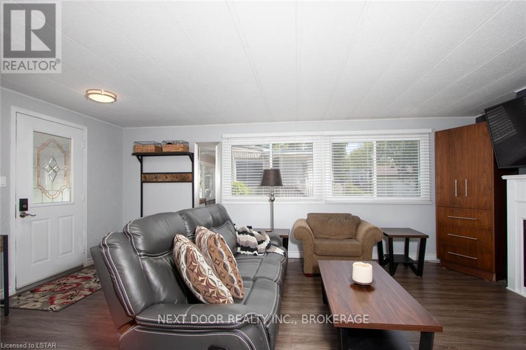 131 Sunningdale Place, South Huron, Ontario  N0M 1T0 - Photo 11 - X8382414
