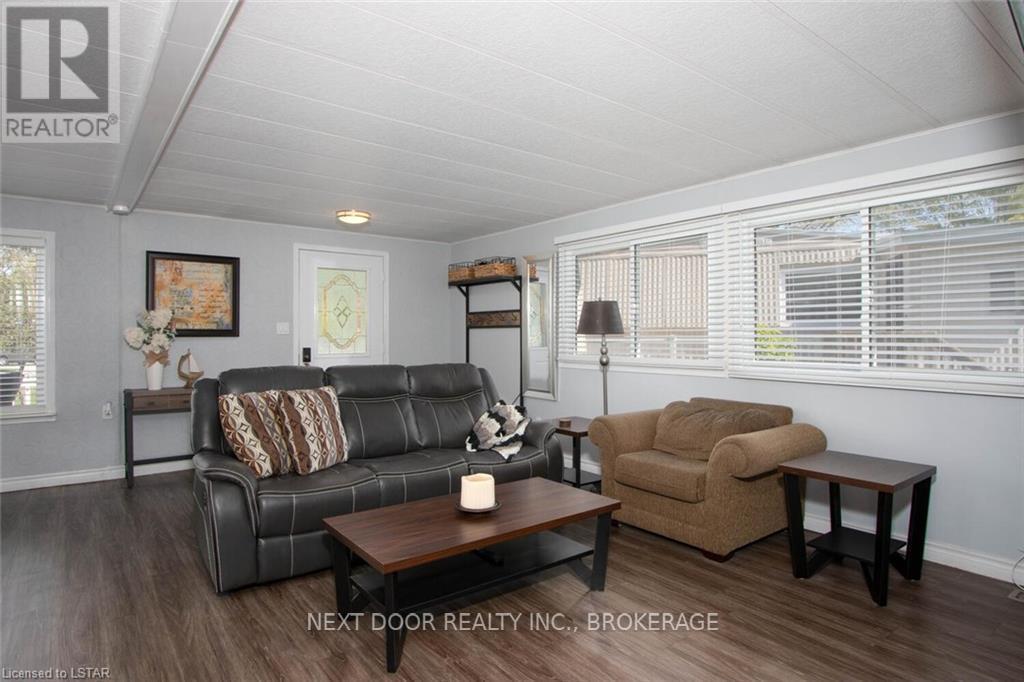 131 Sunningdale Place, South Huron, Ontario  N0M 1T0 - Photo 12 - X8382414