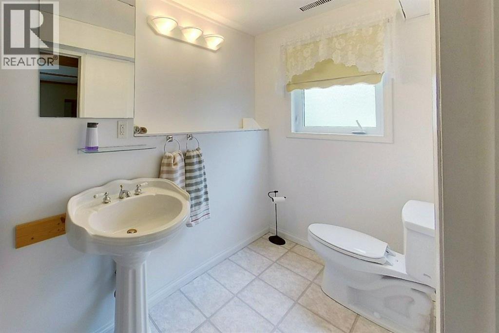 5114 49 Ave, Robb, Alberta  T0E 1X0 - Photo 44 - A2136267