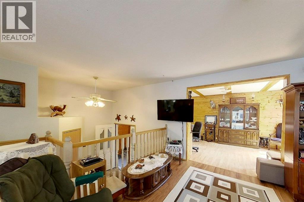 5114 49 Ave, Robb, Alberta  T0E 1X0 - Photo 9 - A2136267