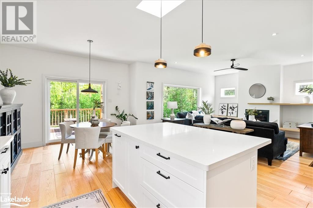 2189 Shore Lane, Wasaga Beach, Ontario  L9Z 2X7 - Photo 4 - 40596801