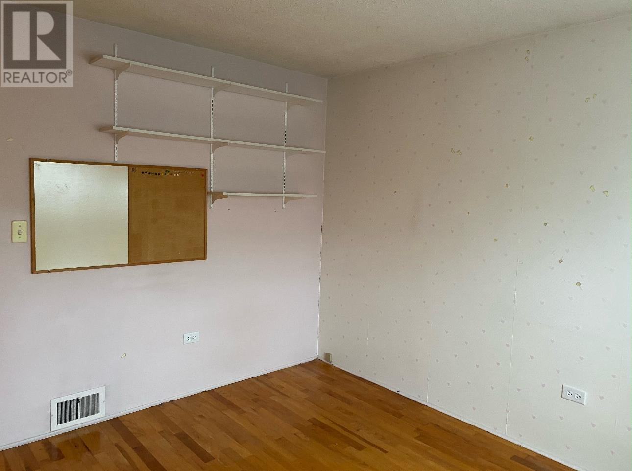 Listing Picture 7 of 10 : 8280 FRANCIS ROAD, Richmond / 烈治文 - 魯藝地產 Yvonne Lu Group - MLS Medallion Club Member