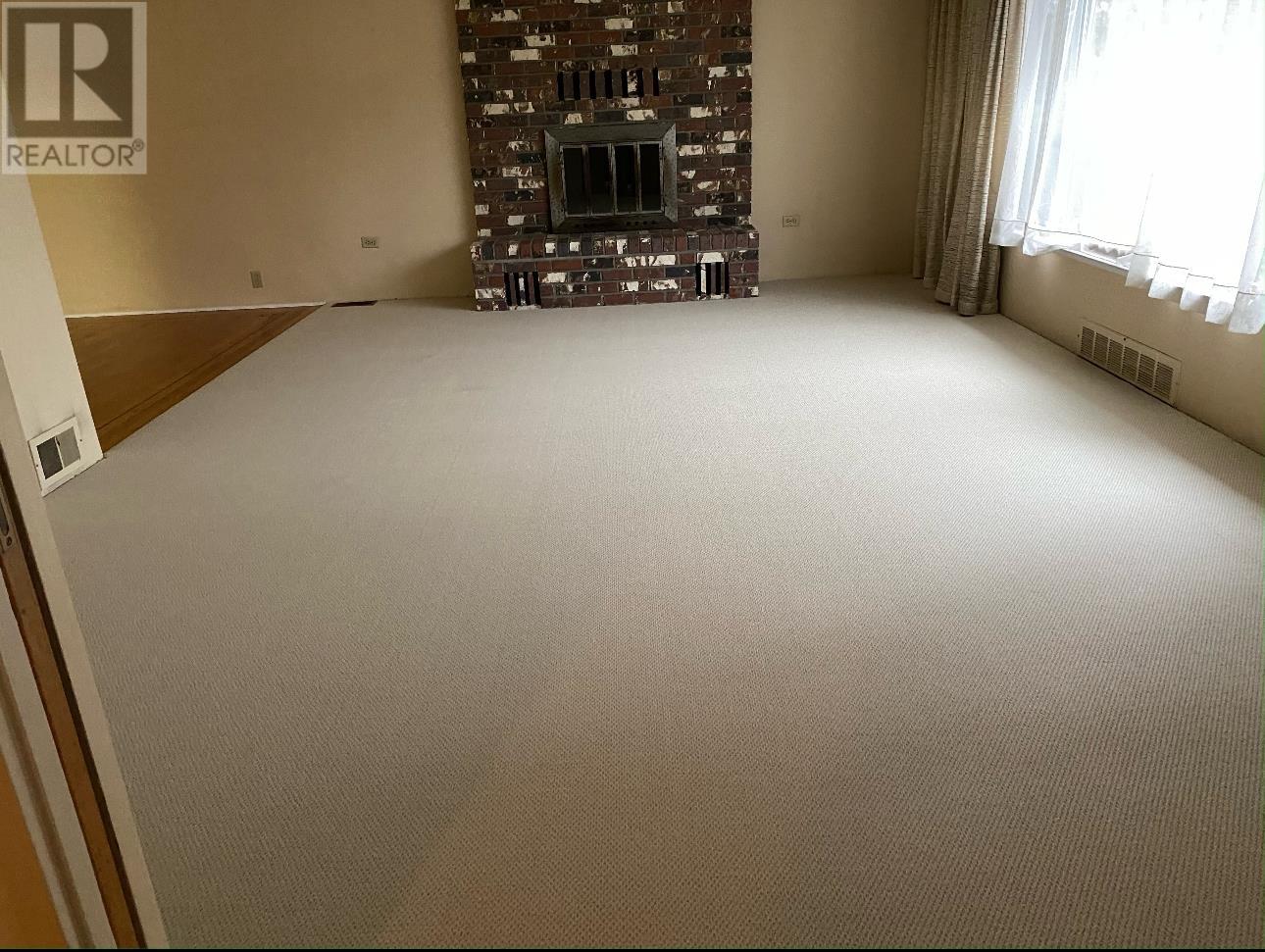 Listing Picture 5 of 10 : 8280 FRANCIS ROAD, Richmond / 烈治文 - 魯藝地產 Yvonne Lu Group - MLS Medallion Club Member