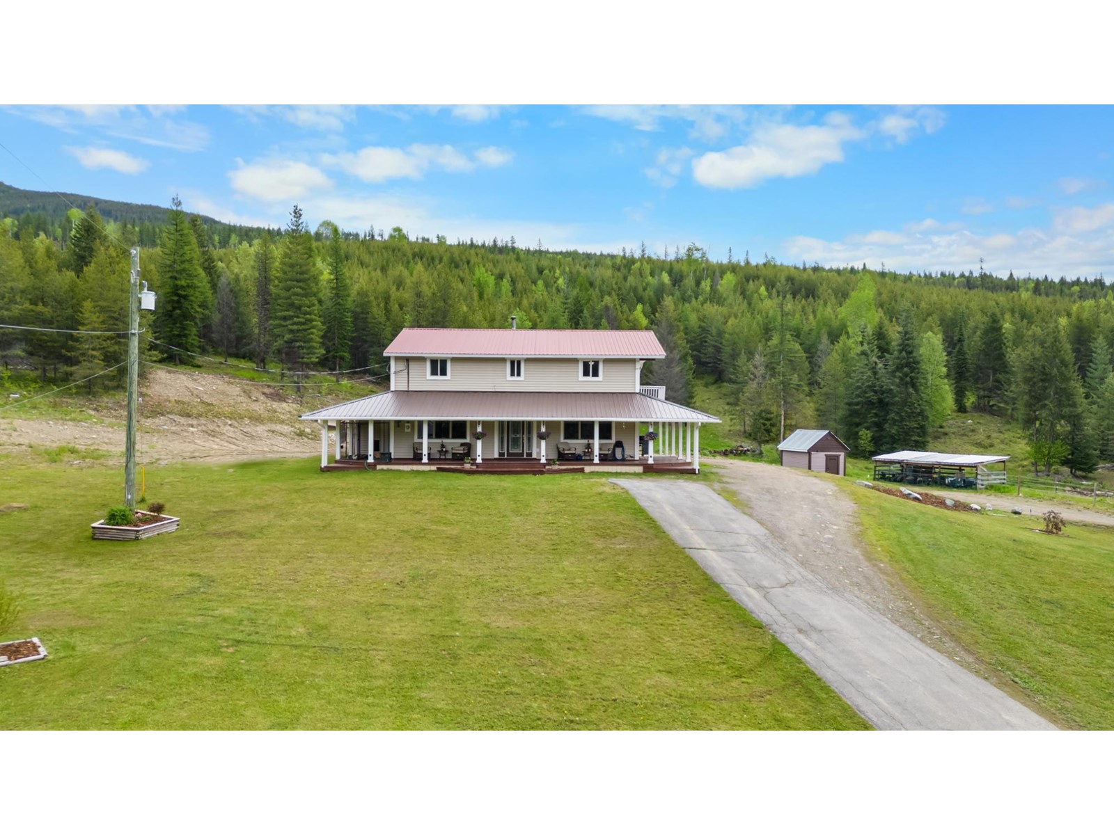 7960 HIGHWAY 3, yahk, British Columbia V0B2P0