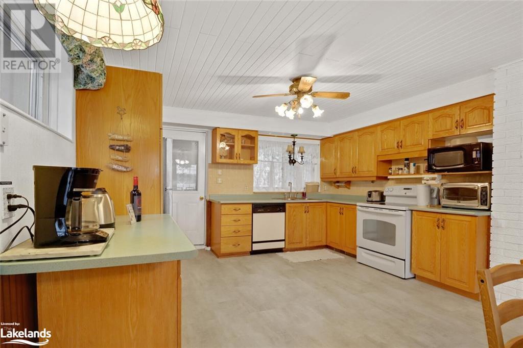 570 Phillip Street E, Gravenhurst, Ontario  P1P 1M3 - Photo 12 - 40595275