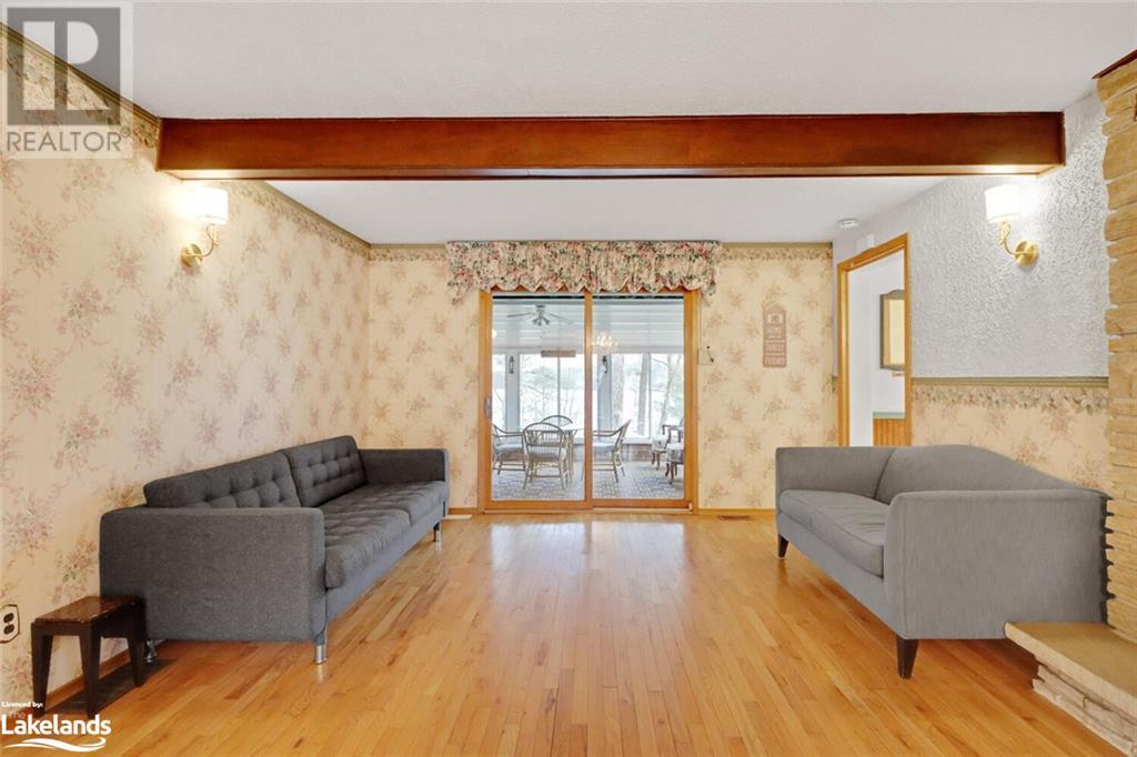 570 Phillip Street E, Gravenhurst, Ontario  P1P 1M3 - Photo 4 - 40595275