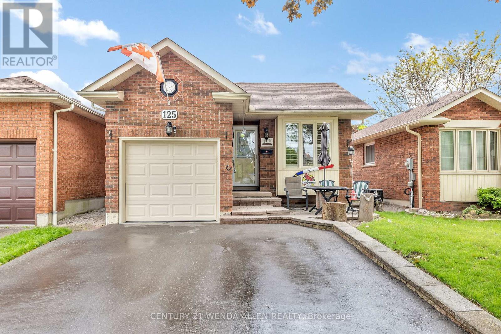 125 RIBBLESDALE DRIVE, whitby, Ontario