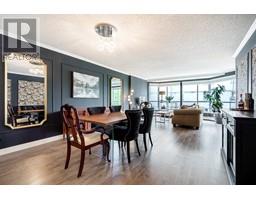 613 518 MOBERLY ROAD, vancouver, British Columbia