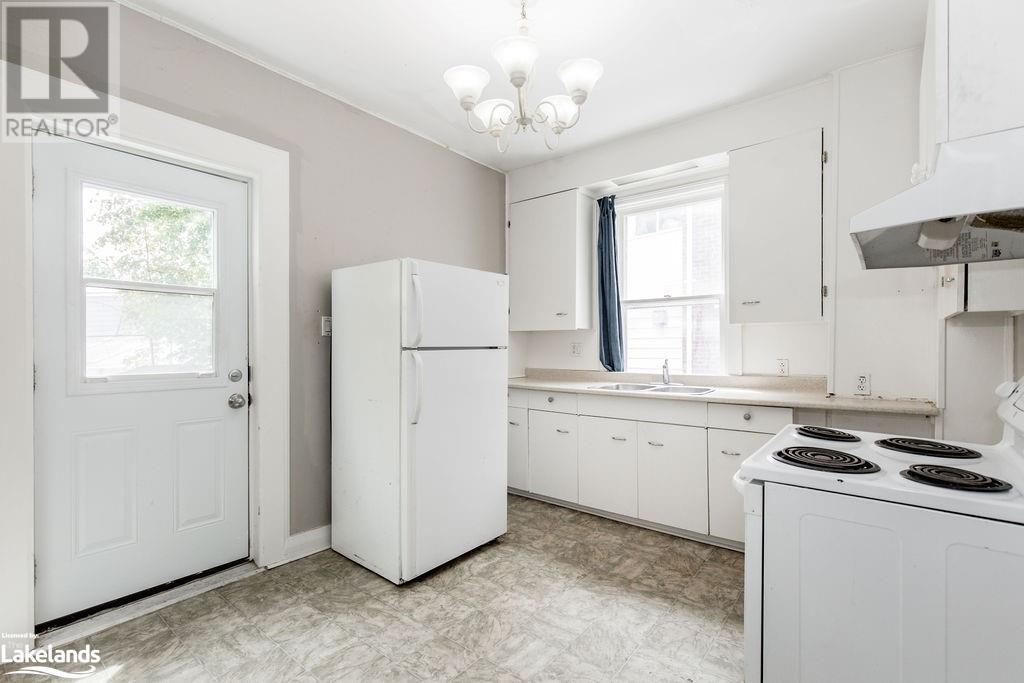 37 Ross Street, Barrie, Ontario  L4N 1G1 - Photo 15 - 40597282