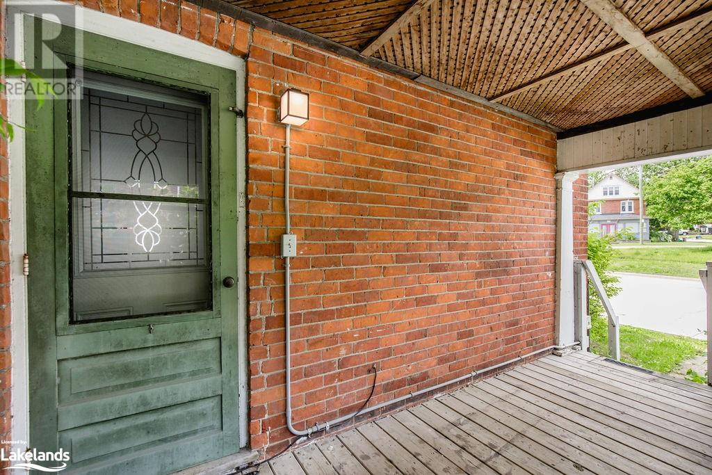 37 Ross Street, Barrie, Ontario  L4N 1G1 - Photo 3 - 40597282