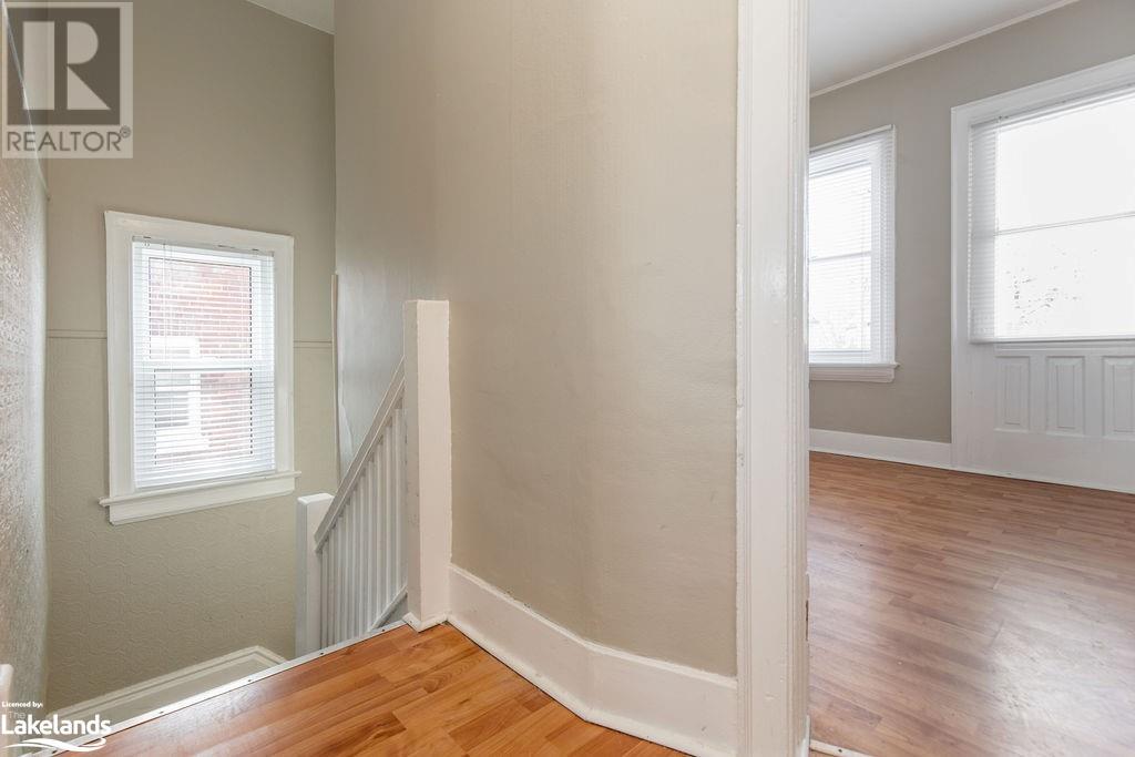 37 Ross Street, Barrie, Ontario  L4N 1G1 - Photo 5 - 40597282