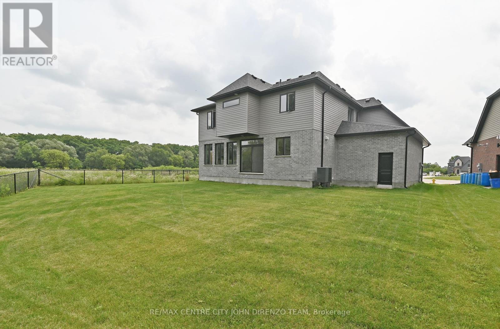 105 Aspen Circle, Thames Centre (Thorndale), Ontario  N0M 2P0 - Photo 38 - X8385972