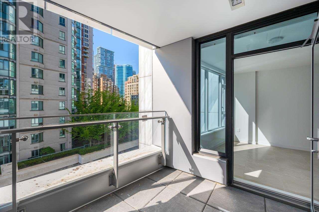Property at 702 885 CAMBIE STREET image 2