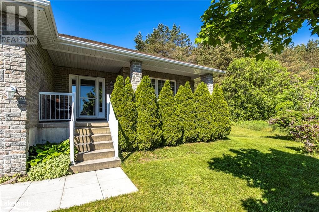 54 Bellisle Road, Penetanguishene, Ontario  L9M 0A3 - Photo 3 - 40597229