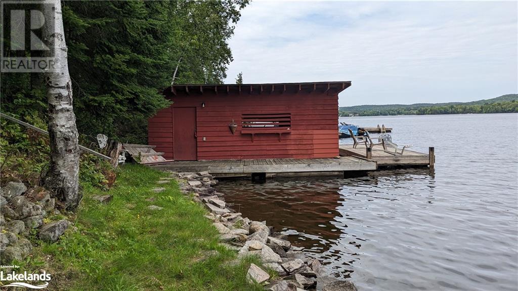 1071 Wolf Bay Road, Lake Of Bays, Ontario  P1H 2J6 - Photo 2 - 40597686