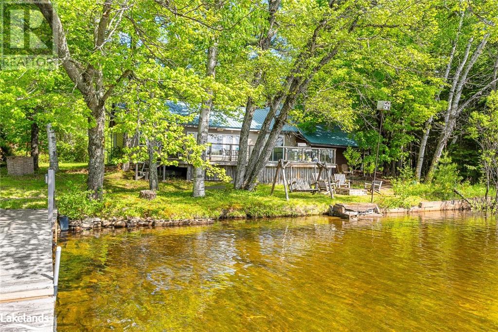 1036 SHIRLEYS Road, haliburton, Ontario