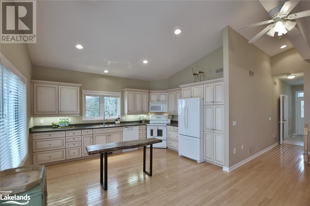 46 William Avenue, Wasaga Beach, Ontario  L9Z 2X3 - Photo 26 - 40597570