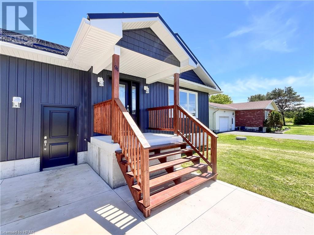 94 Wellington Street S, Port Albert, Ontario N7A 3X9 (26964435