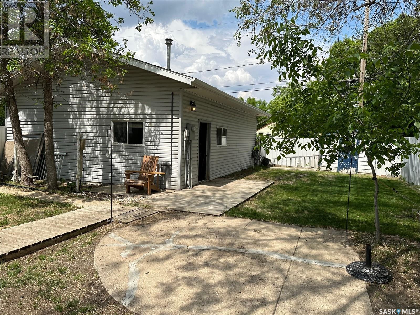 1805 2nd Street, Estevan, Saskatchewan  S4A 0N5 - Photo 35 - SK971010