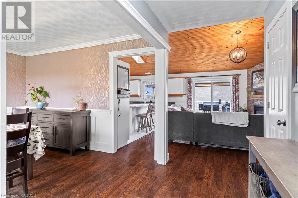 28 Northview Crescent, Chesley, Ontario N0G 1L0 (26954229) Ron Hopper