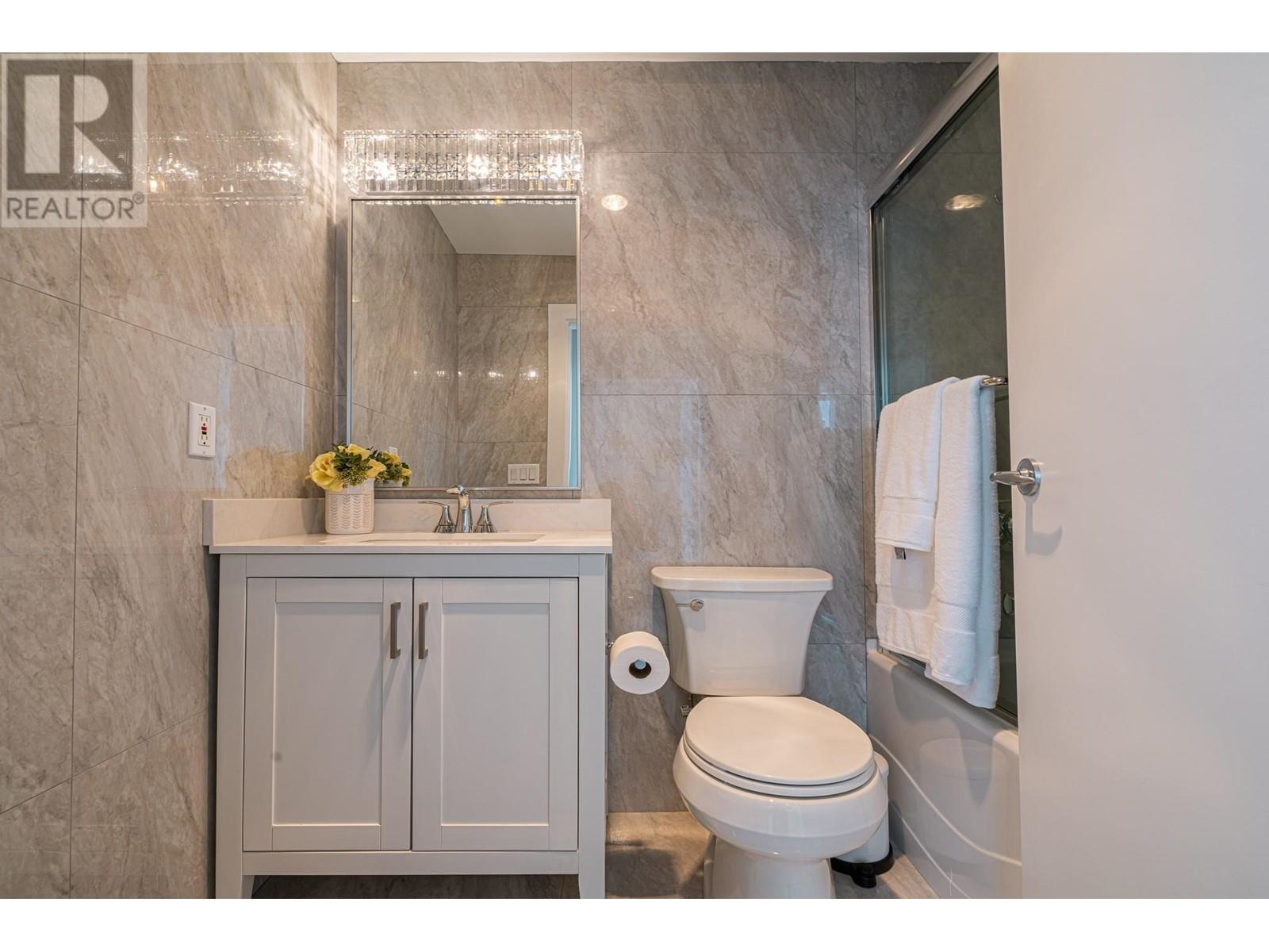 Listing Picture 14 of 22 : 3208 1239 W GEORGIA STREET, Vancouver / 溫哥華 - 魯藝地產 Yvonne Lu Group - MLS Medallion Club Member