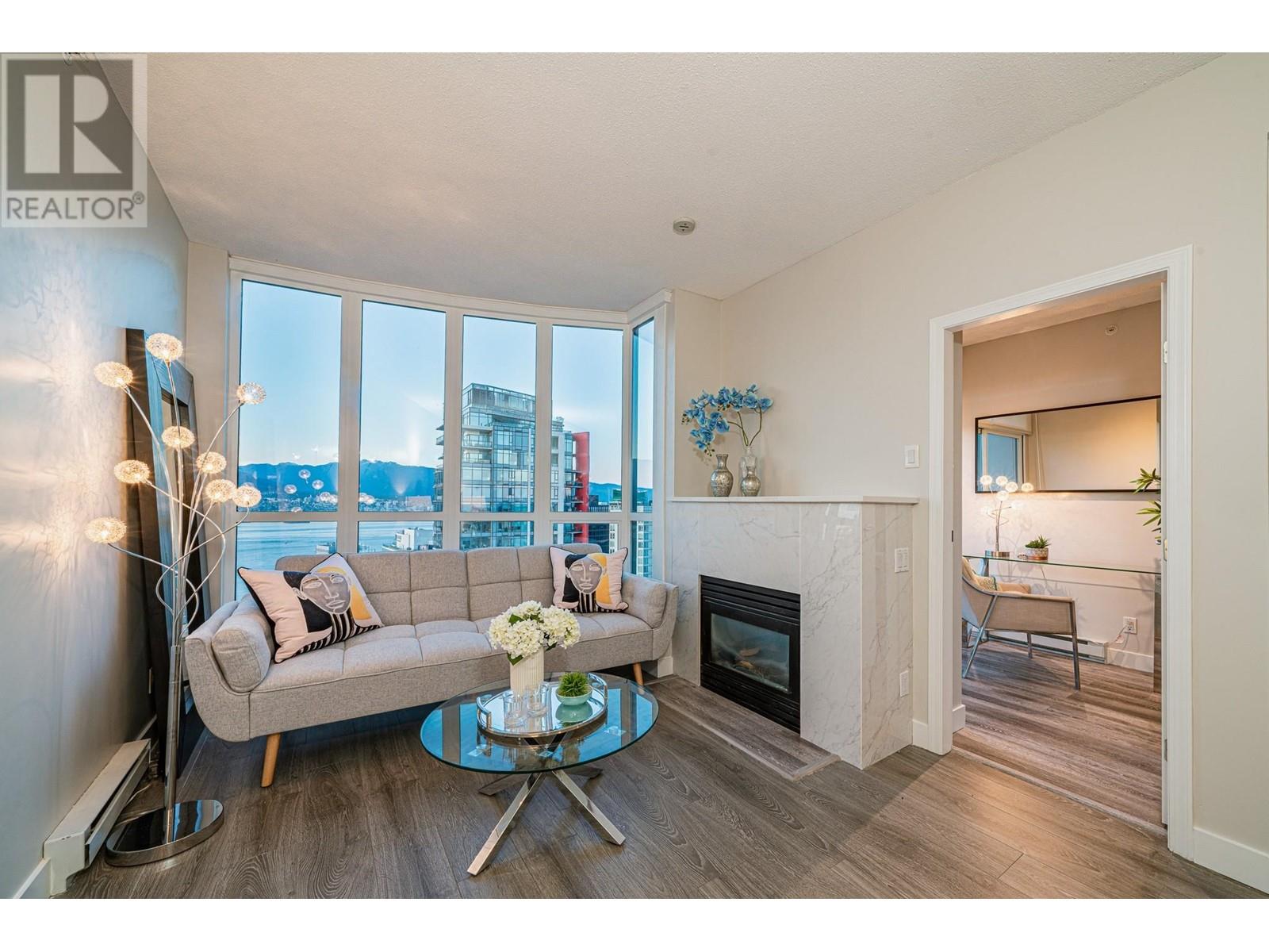 Listing Picture 4 of 22 : 3208 1239 W GEORGIA STREET, Vancouver / 溫哥華 - 魯藝地產 Yvonne Lu Group - MLS Medallion Club Member