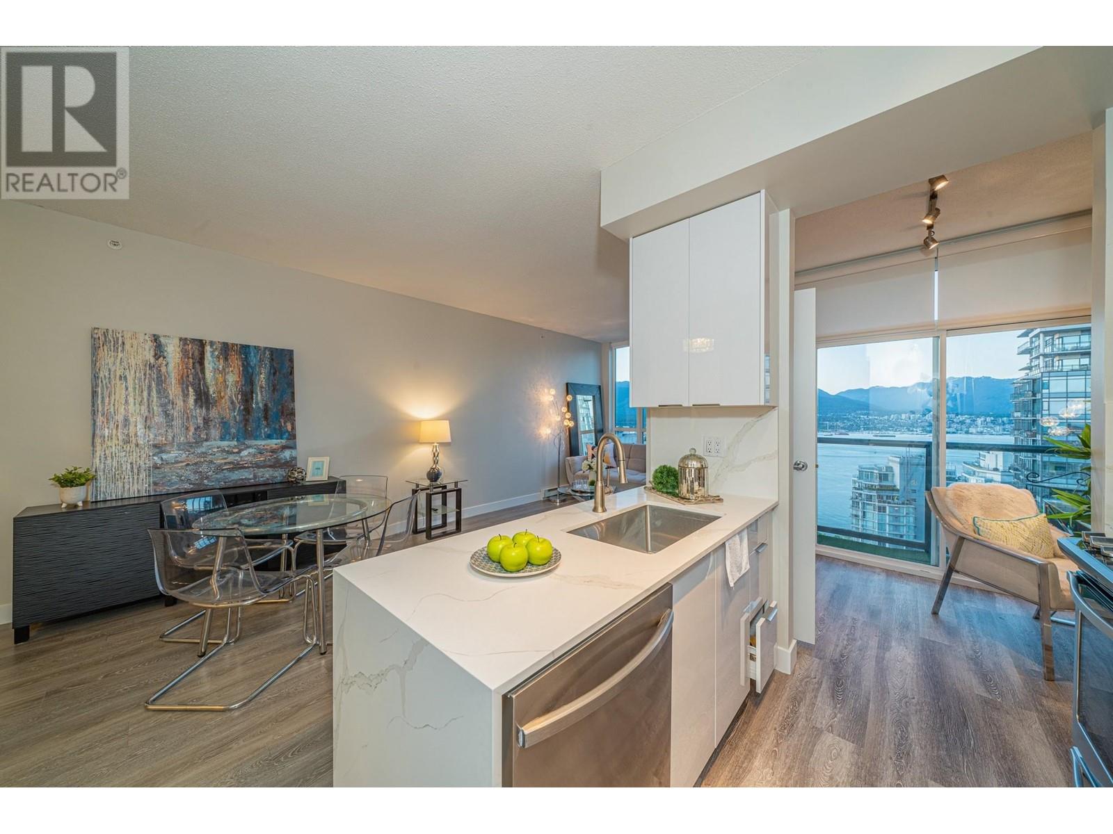 Listing Picture 6 of 22 : 3208 1239 W GEORGIA STREET, Vancouver / 溫哥華 - 魯藝地產 Yvonne Lu Group - MLS Medallion Club Member