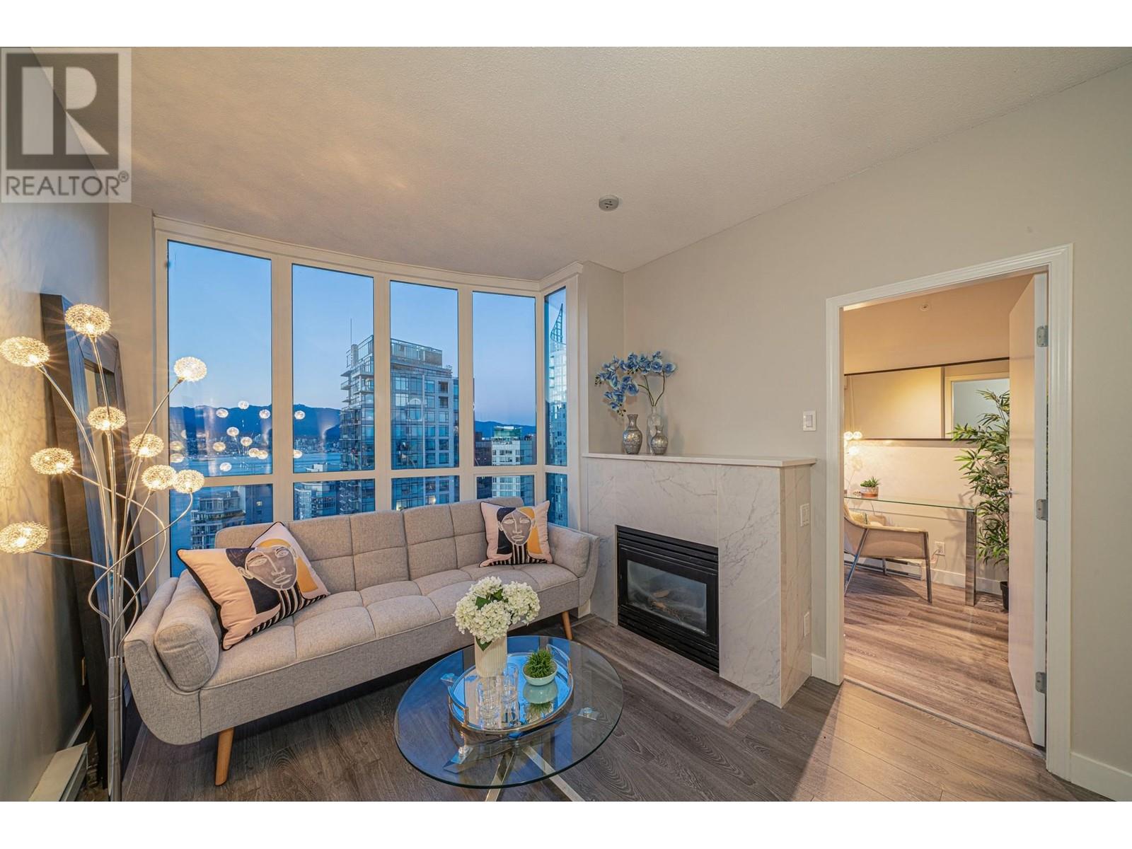Listing Picture 2 of 22 : 3208 1239 W GEORGIA STREET, Vancouver / 溫哥華 - 魯藝地產 Yvonne Lu Group - MLS Medallion Club Member