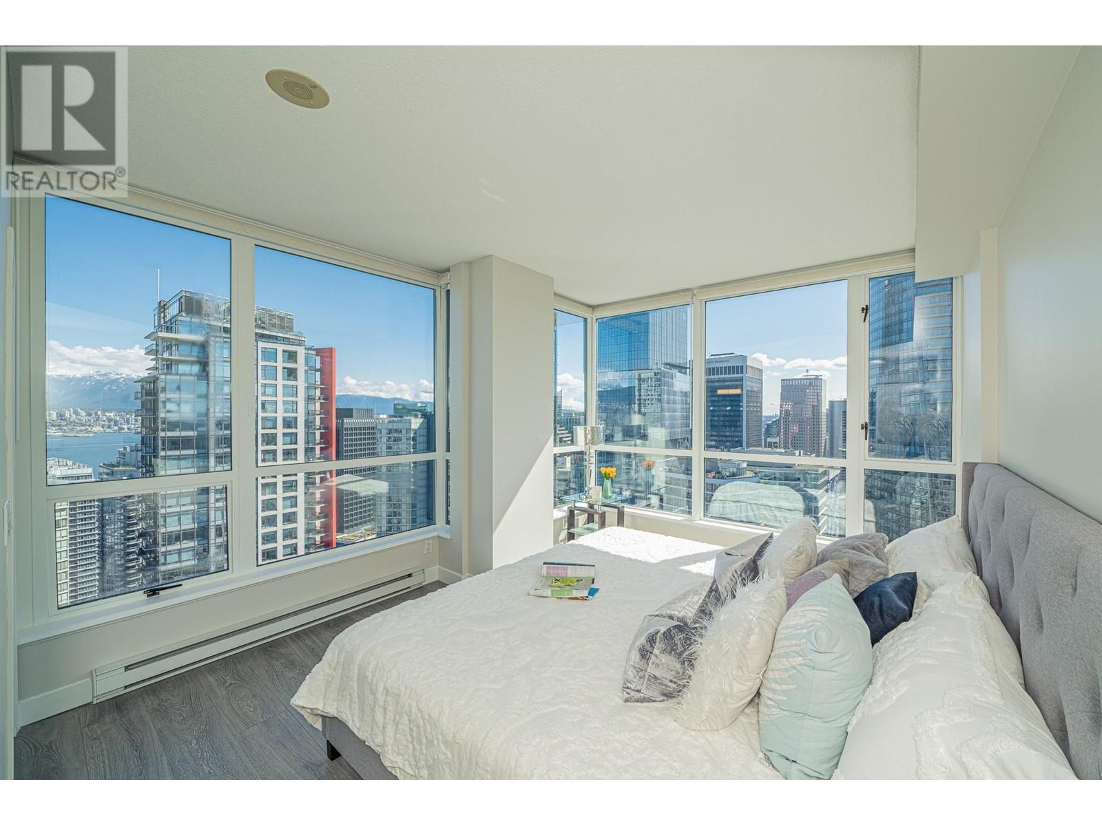 Listing Picture 7 of 22 : 3208 1239 W GEORGIA STREET, Vancouver / 溫哥華 - 魯藝地產 Yvonne Lu Group - MLS Medallion Club Member