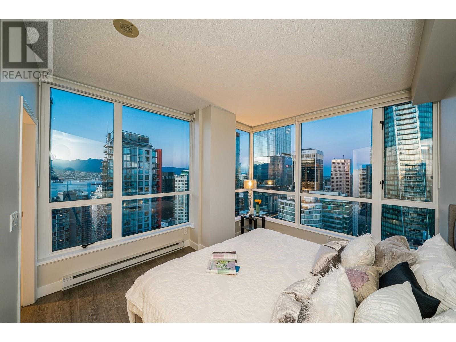 Listing Picture 10 of 22 : 3208 1239 W GEORGIA STREET, Vancouver / 溫哥華 - 魯藝地產 Yvonne Lu Group - MLS Medallion Club Member
