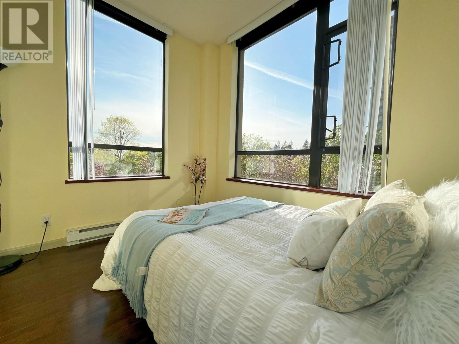 Listing Picture 6 of 16 : 305 7368 SANDBORNE AVENUE, Burnaby / 本拿比 - 魯藝地產 Yvonne Lu Group - MLS Medallion Club Member