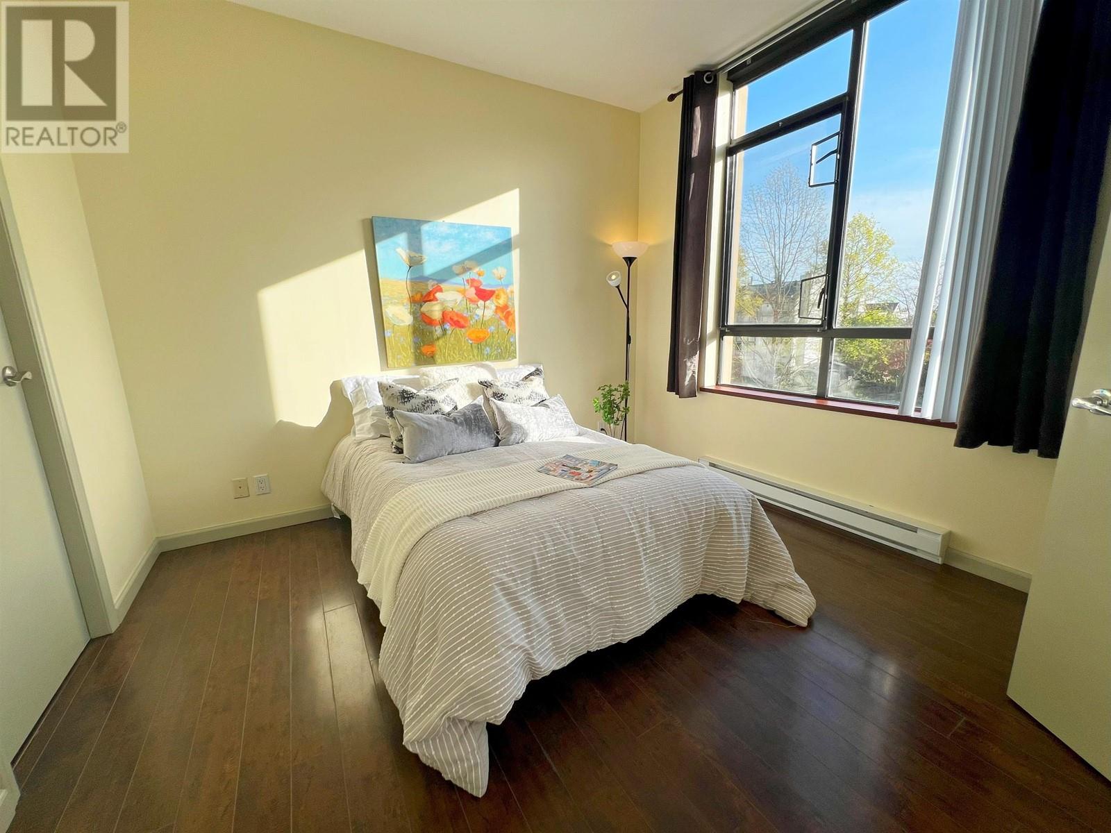 Listing Picture 11 of 16 : 305 7368 SANDBORNE AVENUE, Burnaby / 本拿比 - 魯藝地產 Yvonne Lu Group - MLS Medallion Club Member