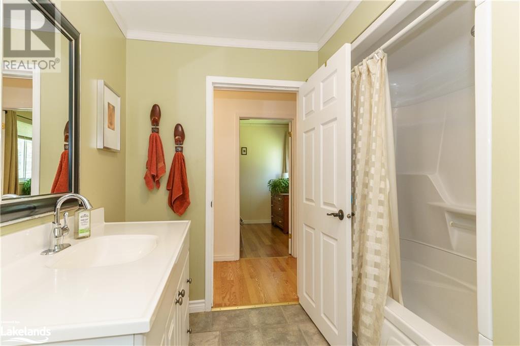 31 Woodland Drive, Bracebridge, Ontario  P1L 1M3 - Photo 14 - 40597264