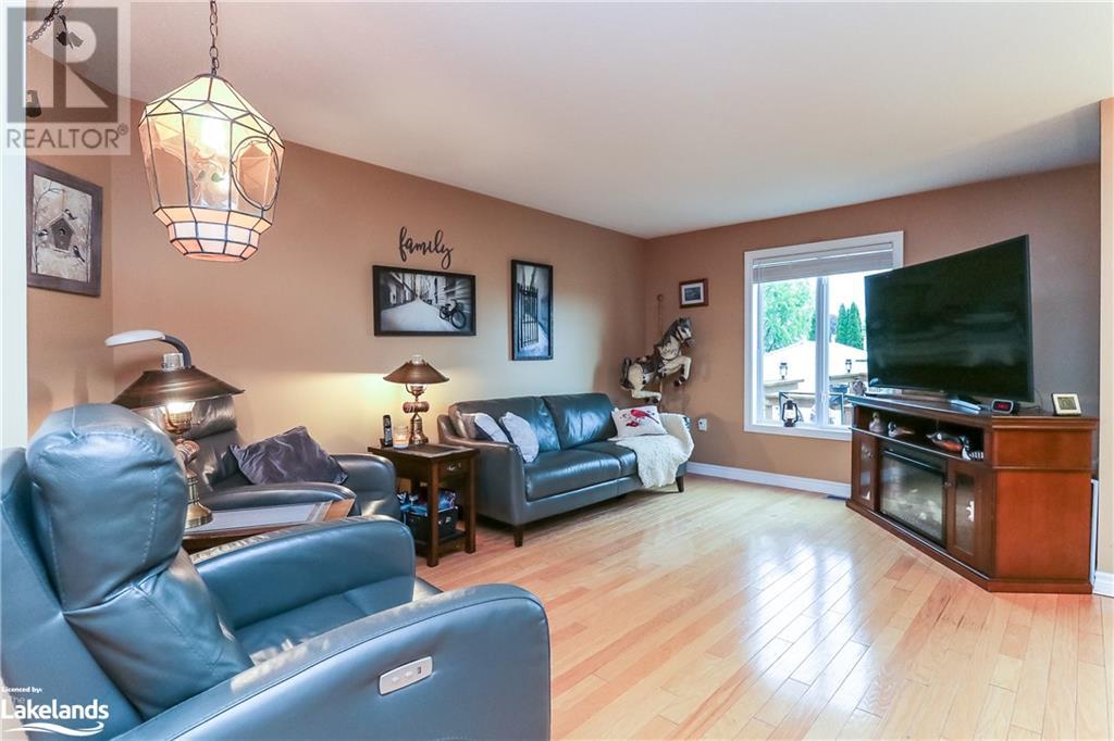 70 Pennsylvania Avenue, Wasaga Beach, Ontario  L9Z 3A8 - Photo 11 - 40597111