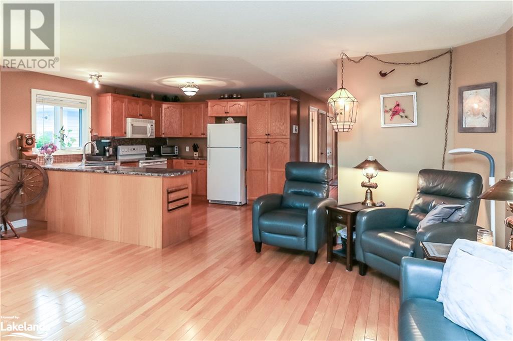 70 Pennsylvania Avenue, Wasaga Beach, Ontario  L9Z 3A8 - Photo 13 - 40597111