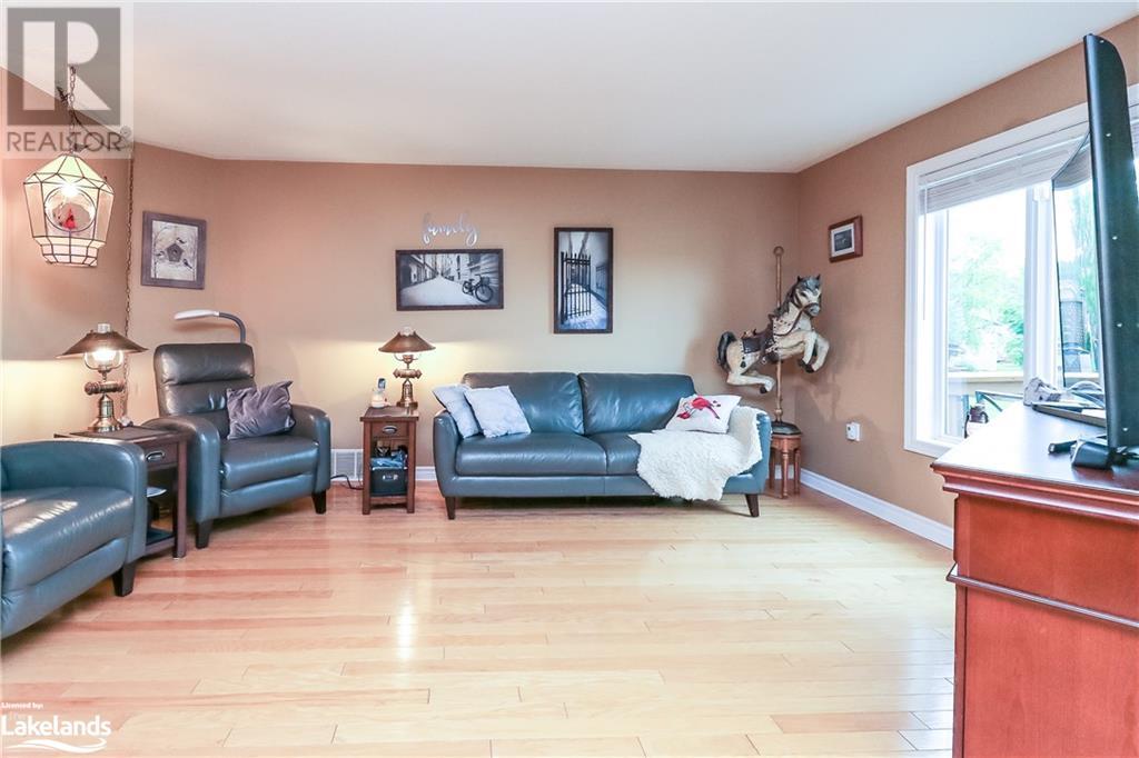 70 Pennsylvania Avenue, Wasaga Beach, Ontario  L9Z 3A8 - Photo 14 - 40597111