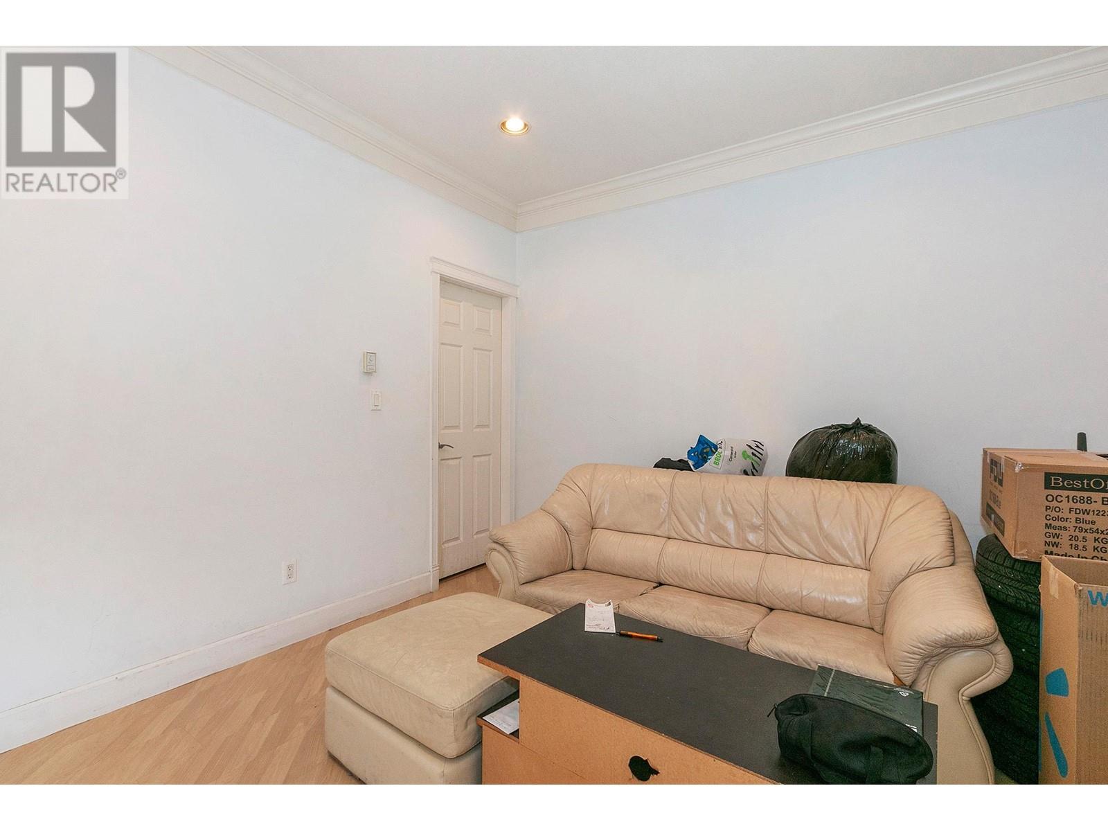 Property at 1450 E 8TH AVENUE image 3