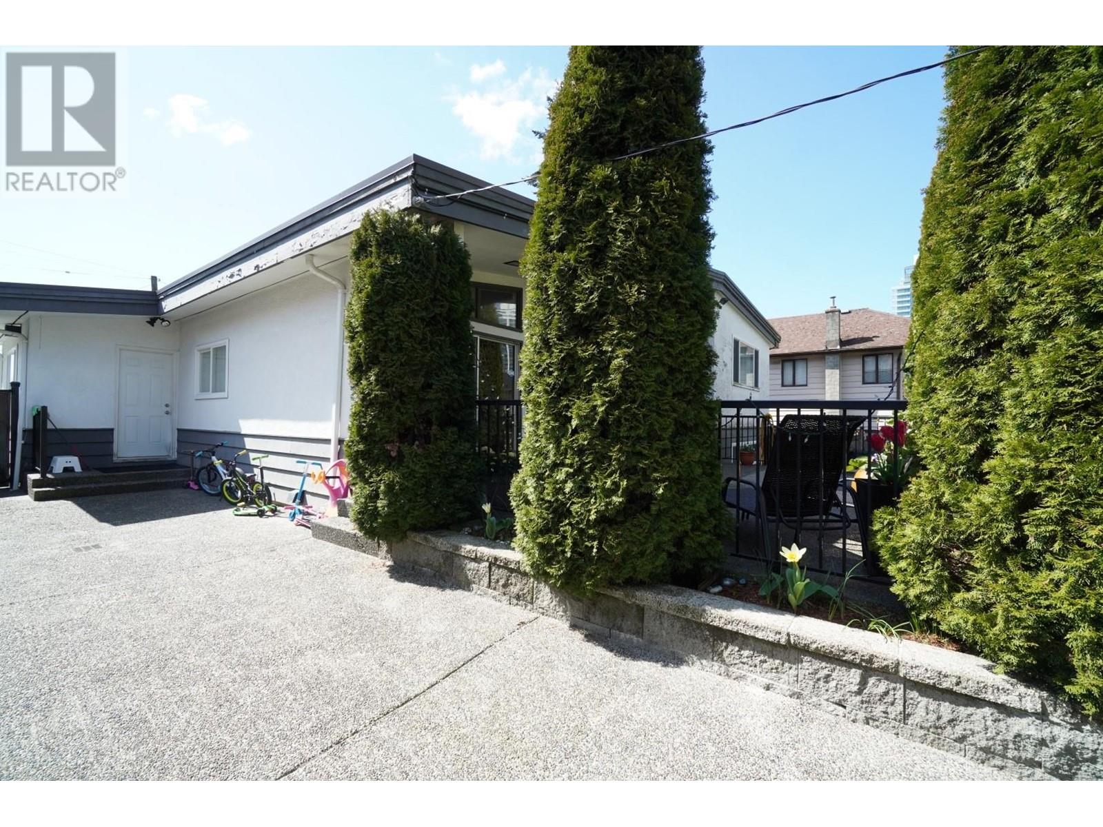 629 Smith Avenue, Coquitlam, British Columbia  V3J 2W5 - Photo 20 - R2767698