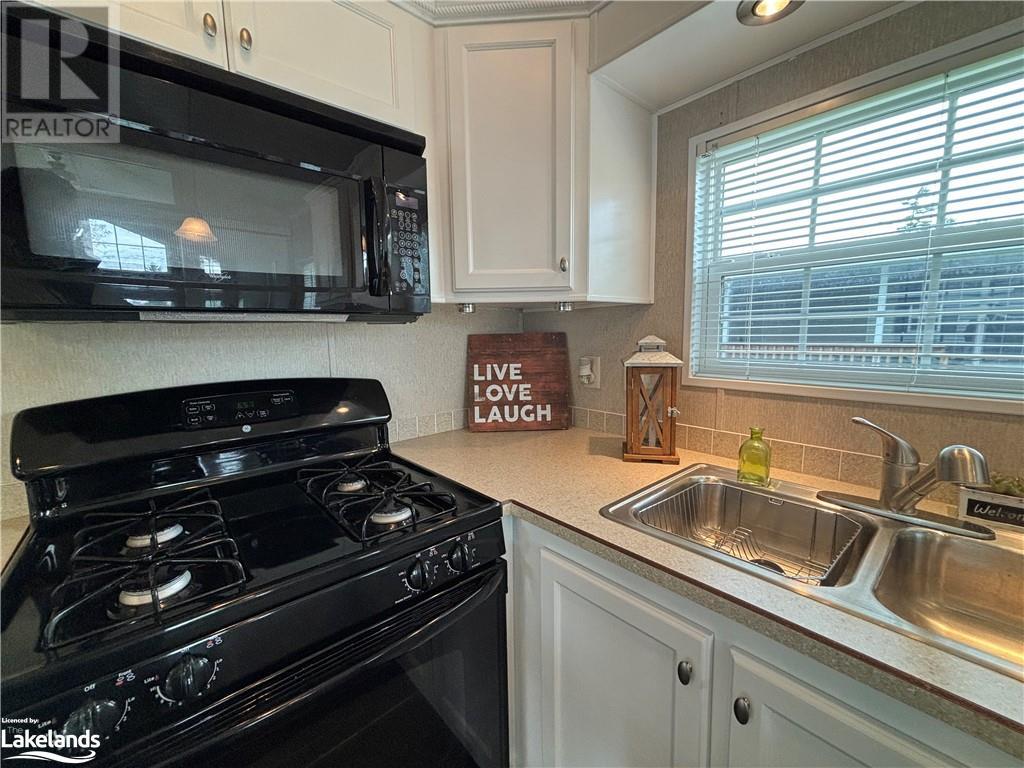 7 Kenora Trail, Wasaga Beach, Ontario  L9Z 1X7 - Photo 14 - 40596569