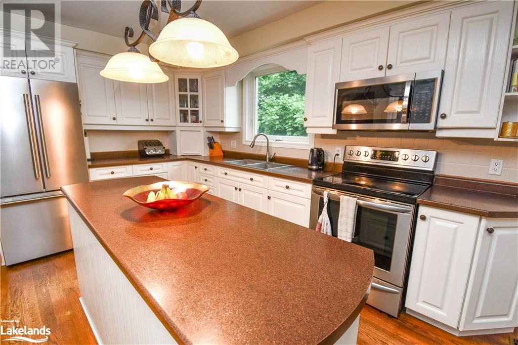 11 Hill Top Drive, Penetanguishene, Ontario  L9M 1H7 - Photo 11 - 40595742
